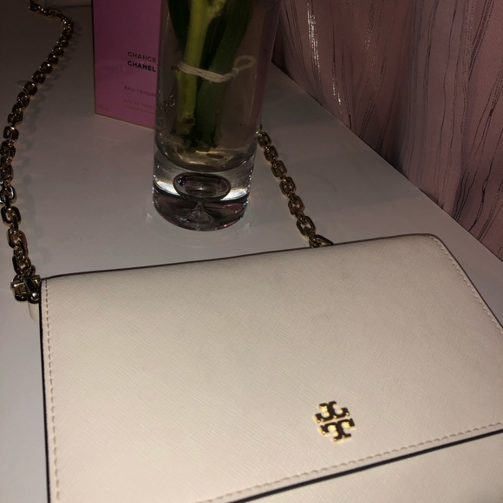 Tory Burch Robinson Chain Wallet - Picture 3 of 7